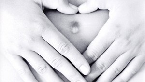 Zúfalý stav novorodeného Adamka. Mamičke praskla maternica