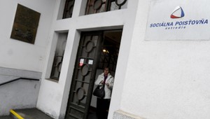 Bombová hrozba uzavrela pobočky Sociálnej poisťovne. Situáciu preverovala polícia