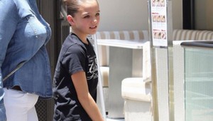 Z dcéry slávnych rodičov rastie kočka. Škoda, že svojho otca nezaujíma...