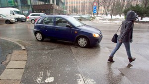Školáčku (8) zrazilo auto na priechode, vodič (26) ušiel