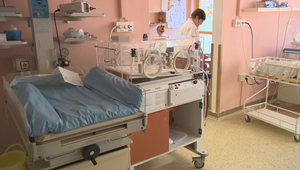 Nečakaný pôrod na čerpacej stanici: Záchranárka navigovala rodičov po telefóne