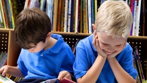 Matky (28) nechali svoje deti (2) samy doma, odišli do baru