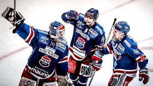 Zrelý na psychiatriu! Výkon hokejového komentátora po góle brankára