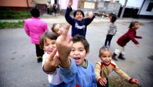 V Plaveckom Štvrtku školáci bijú učiteľov. A obnažujú sa!