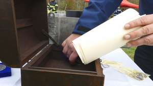 Hasiči zanechali budúcim generáciám odkaz. Schránka zostane zatvorená 45 rokov