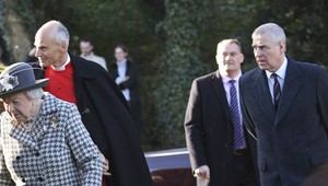 Andrew nespolupracuje s políciou, kráľovná je frustrovaná