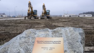 Prezident vyzýva na záväzok dostavať nemocnice. Opozícia žiada od rezortu detaily financovania