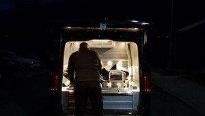 Záhadná rodinná tragédia: Policajti našli v byte dve telá