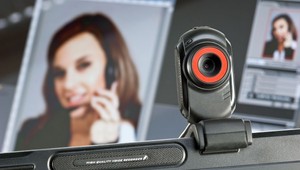 Prelepte si webkameru na počítači, radí šéf FBI