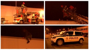 Muž chcel skočiť zo strechy. Od policajného vyjednávača si pýtal pivo