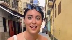 Na dovolenku si kúpila populárne šaty zo Zary, zažila v nich trapas ako hrom! Na TOTO si dávajte pozor!