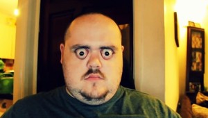 VIDEO. Muž púliaci oči chce zápis do Guinnessovej knihy