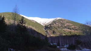 Žiarska dolina láka skialpinistov. Oblasť je však jedna z najlavínoznejších na Slovensku