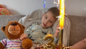 Lekári pochybili pri jeho pôrode. Trojročný Radko je odkázaný na pomoc od iných ľudí