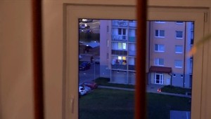 Muža našli v kaluži krvi s piatimi ranami na hlave. Polícia obvinila jeho 53-ročnú družku