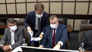 Spor o rodičovský bonus: Minister Krajniak odmieta kritiku a tvrdí, že peňazí bude dosť