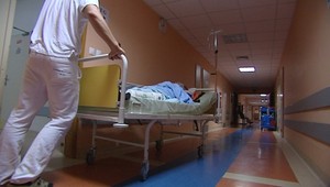 V topoľčianskej nemocnici hospitalizovali muža s podozrením na SARI