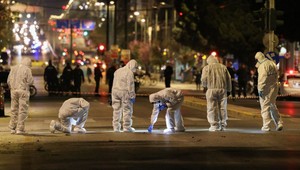 Výbuch v centre Atén: Pred kanceláriami železníc vybuchla bomba