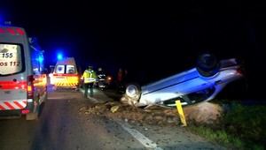 Vodič zavinil dopravnú nehodu a z miesta ušiel