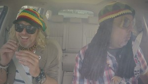 Je to vôbec Peter Nagy? Reggae čiapka, korálky a spevák stratený v dyme!