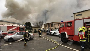 FOTO: Pri výbuchu v Rakúsku sa zranil aj jeden Slovák