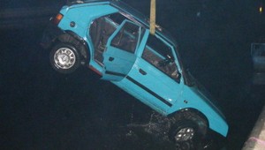 Pád auta do plavebnej komory neprežili traja Slováci