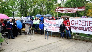 Protest seniorov: Aj väzni dostávajú viac, ako my