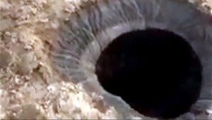 Obrovský kráter môže byť dielom UFO