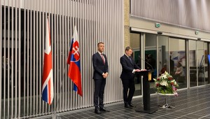 Zástupcovia slovenských škôl v Británii sa stretli s ministrom školstva Druckerom v Londýne