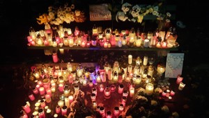 Zbohom, Meky... Takto vyzerala posledná rozlúčka s legendou v Prahe aj v Bratislave