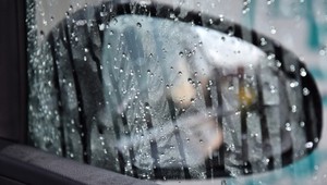 Slovenských vodičov najviac štvú zahmlené okná: Dlhodobé riešenie pritom stojí pár eur