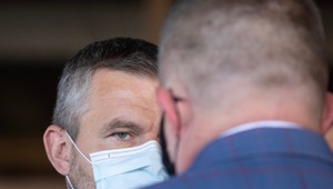 Na predsedníckych postoch možno očakávať zmeny. Snemy politických strán, ochromené koronou, začínajú