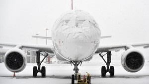 Väzňa z Guantánama previezli do nového domova v Ženeve