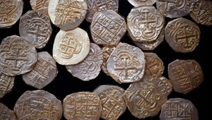 Potápači objavili zlatý poklad, mince za milióny dolárov