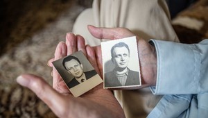 Nemohol byť lekárom, stal sa divadelným hercom. A k divadlu priviedol Milana Lasicu. Aj jeho osud zachytila známa novinárka vo svojej knihe