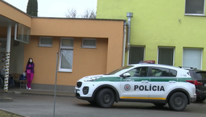 Bratia podozriví z vraždy svojho otca sa postavili pred súd