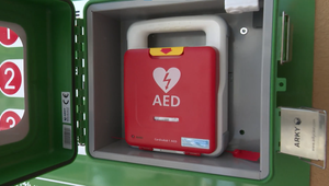 Nebojte sa zložiť podprsenku! Strach z dotyku brzdí záchranu života žien na ulici