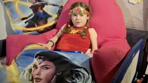 Dojalo ju k slzám! Ťažko choré dievčatko si TÝMTO získalo srdce hviezdy!