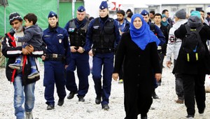 Nemci vracajú stále viac utečencov, tvrdia Rakúšania. Berlín to odmieta