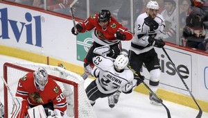 Marián Hossa ako skala! Kapitán kráľov Brown poriadne tvrdo narazil