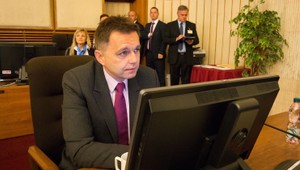 Vláda chce vyrovnaný rozpočet do roku 2020. Analytici sú skeptickí