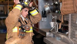 Vyhodili mladú hasičku: Zverejňovala príliš SEXI fotografie