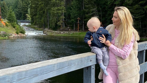 Desivé momenty známej moderátorky! Ročný synček spadol v autíčku zo schodov!