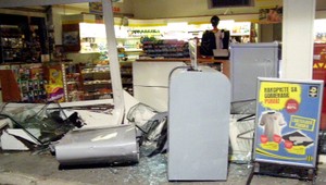 Opitý (17) mladík vzal rodičom auto a zdemoloval benzínku!