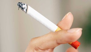 Prieskum hovorí jasne: Kolegovia chodia fajčiť, my chceme voľno naviac