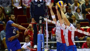 Volejbalisti neuhrali na úvod šampionátu ani set