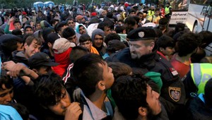 Na rakúsko-maďarskú hranicu dorazila ďalšia vlna utečencov