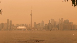 Kanada bojuje so stovkami lesných požiarov, Toronto vedie tabuľku miest s najhorším ovzduším