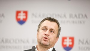 Danko: Ak máme zvyšovať minimálnu mzdu, tak aj minimálne dôchodky. Pellegrini podľa neho porušil koaličnú zmluvu