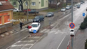 Ženu v Seredi zrazilo auto. Pri prechádzaní cez cestu sa vôbec neobzrela do strán